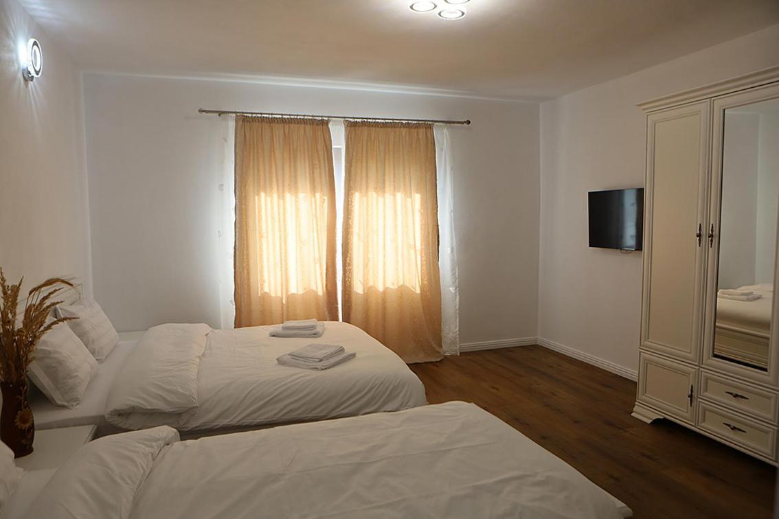 Casa Carmen Hotel Poienile Izei Eksteriør billede