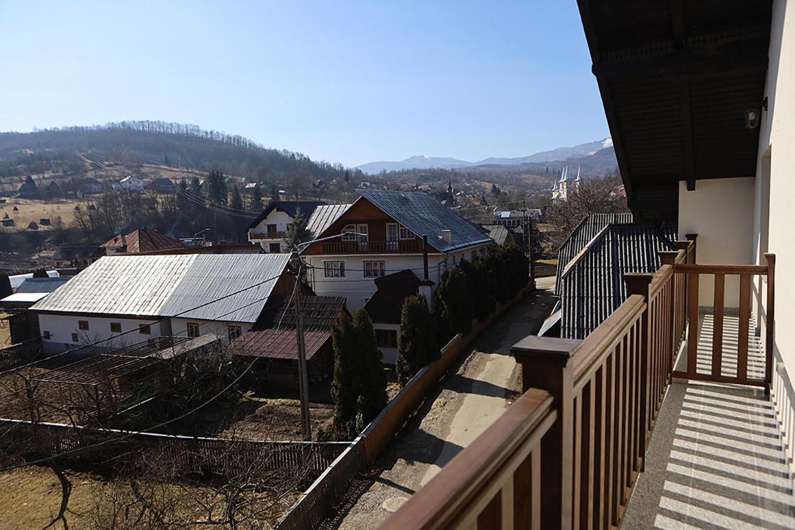 Casa Carmen Hotel Poienile Izei Eksteriør billede