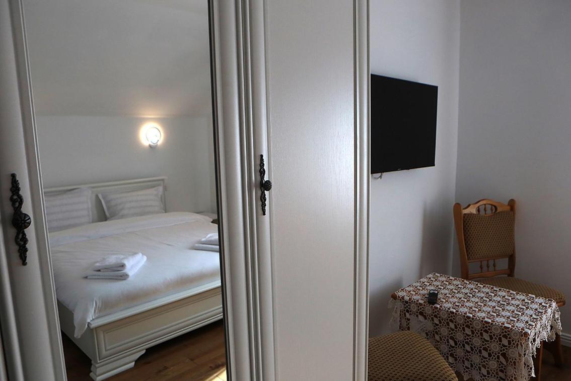 Casa Carmen Hotel Poienile Izei Eksteriør billede