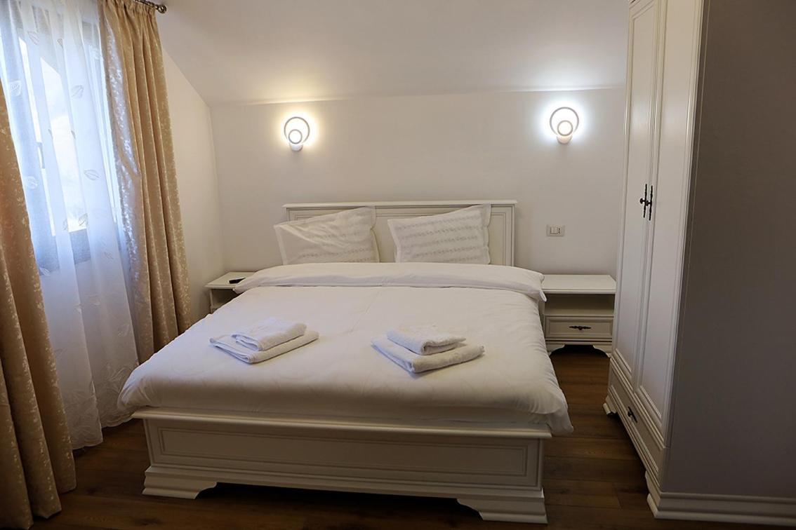 Casa Carmen Hotel Poienile Izei Eksteriør billede